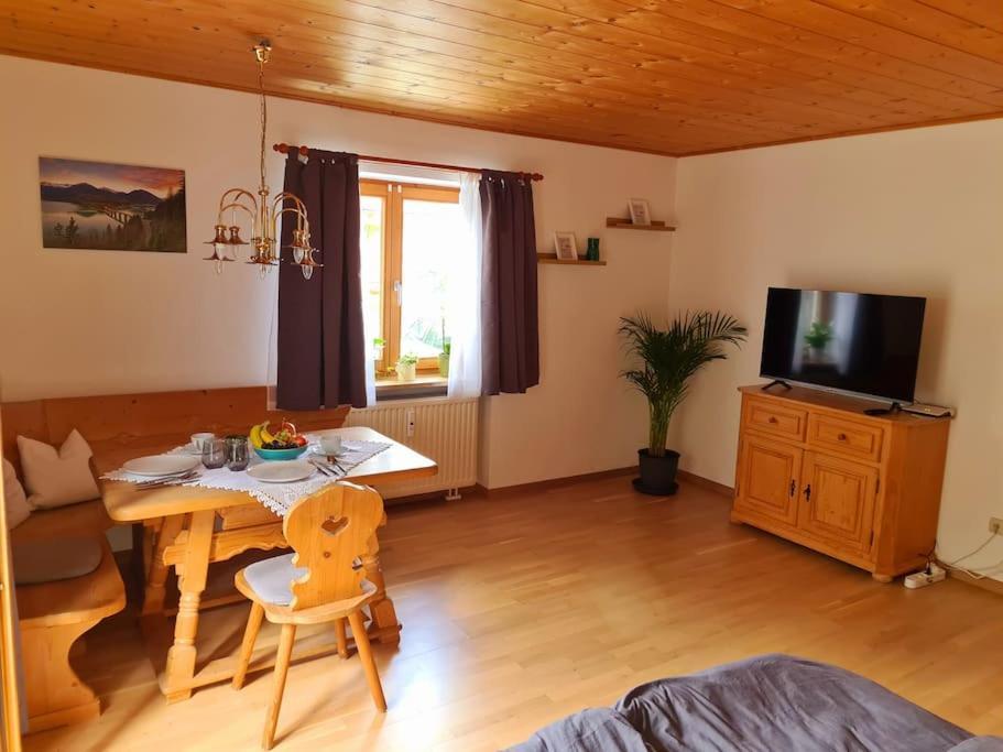 Ruhige Ferienwohnung In Bad Toelz Εξωτερικό φωτογραφία