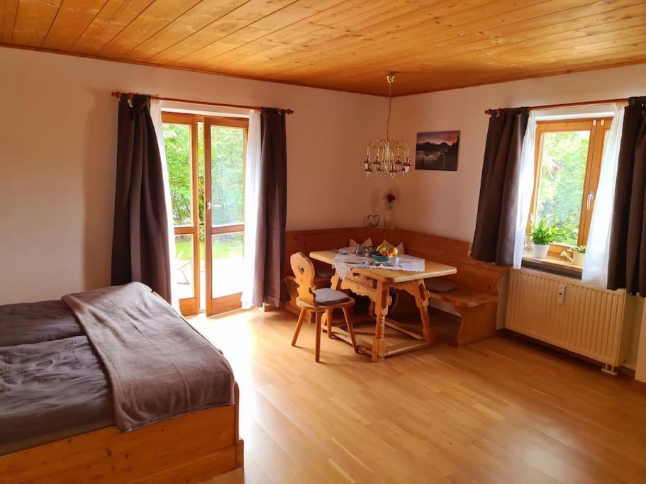 Ruhige Ferienwohnung In Bad Toelz Εξωτερικό φωτογραφία